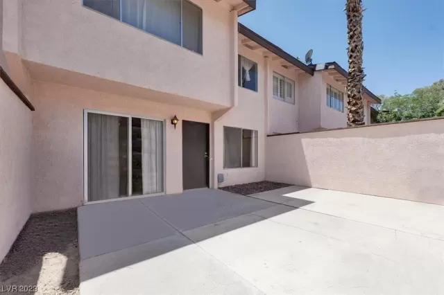 MLS: 2501926 Condo For Sale