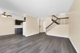 Photo #1: 2501926 Listing 