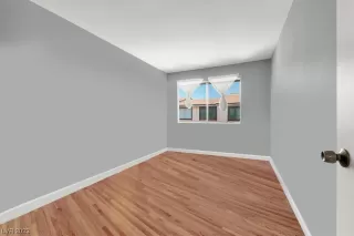 Photo #5: 2501926 Listing 