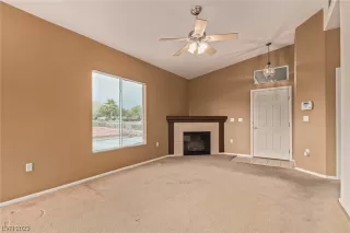 Photo #2: 2501958 Listing