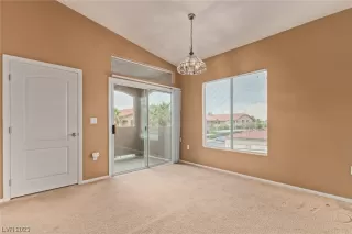 Photo #6: 2501958 Listing