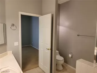 Photo #2: 2501991 Listing 