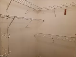 Photo #4: 2501991 Listing 