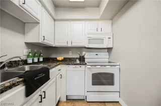 Photo #2: 2501997 Listing 