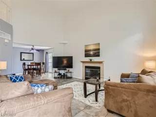 Photo #2: 2501998 Listing 