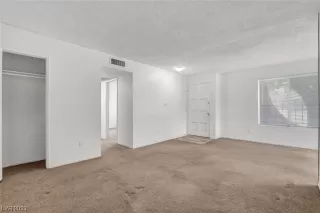 Photo #6: 2502001 Listing