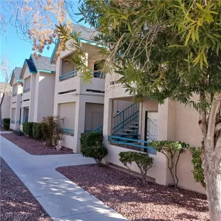 More Details about MLS # 2502009 : 5211 LINDELL ROAD 207