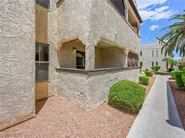 MLS: 2502011 Condo For Sale