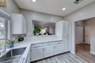 Photo #5: 2502012 Listing 