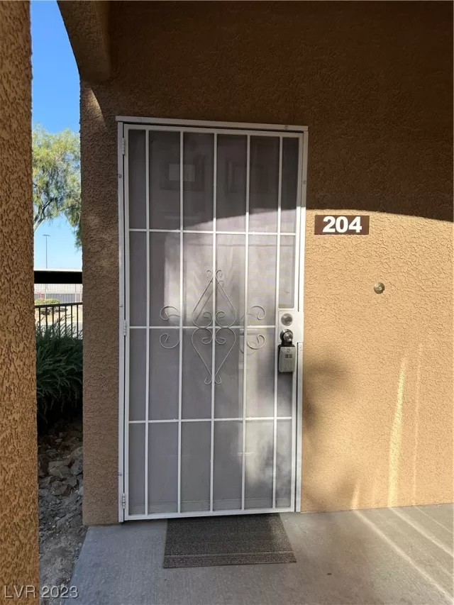 MLS: 2502017 Condo For Sale