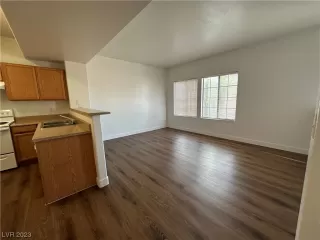 Photo #2: 2502017 Listing 