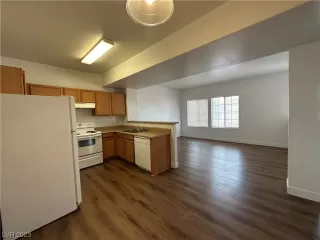 Photo #4: 2502017 Listing 