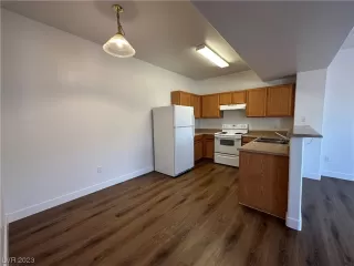 Photo #6: 2502017 Listing 