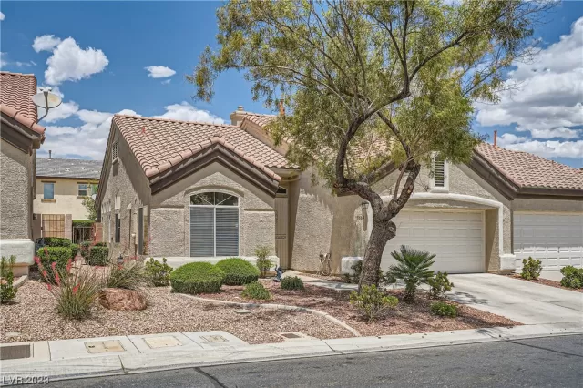 MLS: 2502082 Condo For Sale