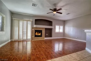 Photo #4: 2502085 Listing