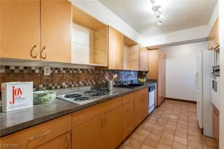 Photo #3: 2502087 Listing 