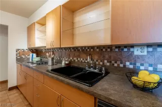 Photo #4: 2502087 Listing 