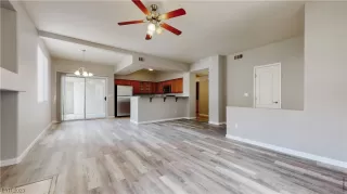 Photo #6: 2502088 Listing