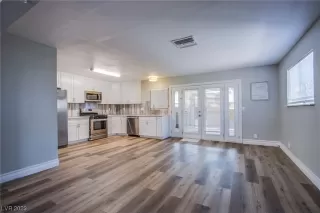 Photo #2: 2502095 Listing 