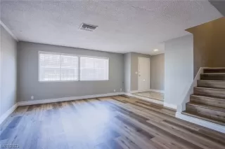 Photo #4: 2502095 Listing 