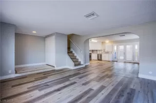 Photo #5: 2502095 Listing 