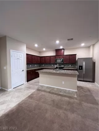 Photo #5: 2502116 Listing 