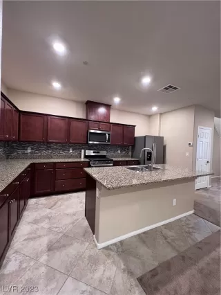 Photo #6: 2502116 Listing 
