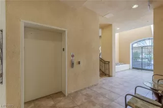 Photo #5: 2502136 Listing 