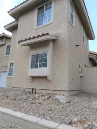 Photo #1: 2502150 Listing 