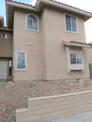 Photo #2: 2502150 Listing 