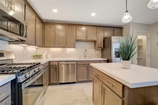Photo #4: 2502154 Listing 