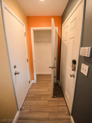 Photo #2: 2502156 Listing 