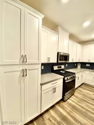 Photo #1: 2502211 Listing 