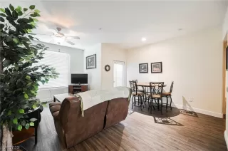 Photo #5: 2502249 Listing