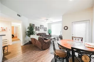 Photo #6: 2502249 Listing