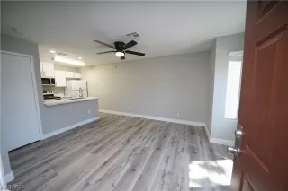 Photo #5: 2502264 Listing 