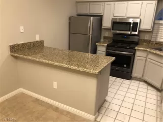 Photo #3: 2502328 Listing 