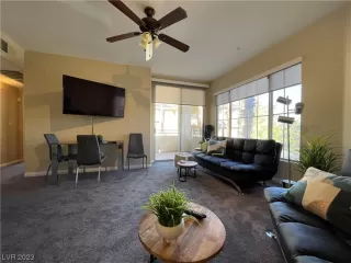 Photo #5: 2502336 Listing