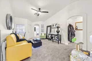 Photo #2: 2502345 Listing