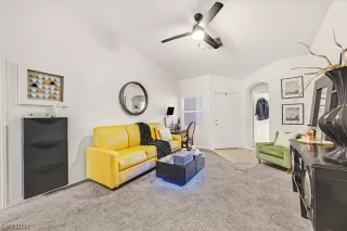 Photo #3: 2502345 Listing