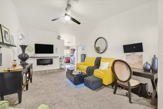 Photo #4: 2502345 Listing