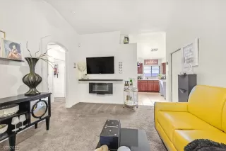 Photo #5: 2502345 Listing