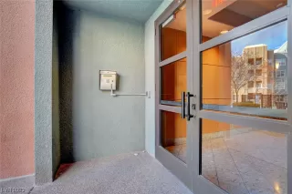 Photo #4: 2502358 Listing