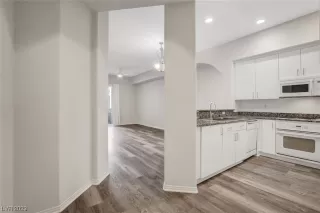 Photo #5: 2502358 Listing