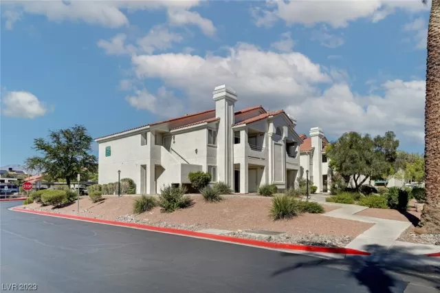 MLS: 2502360 Condo For Sale