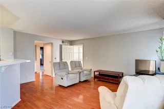 Photo #4: 2502360 Listing 