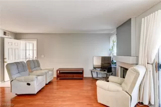 Photo #5: 2502360 Listing 