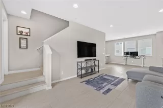 Photo #1: 2502361 Listing