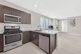 Photo #6: 2502361 Listing