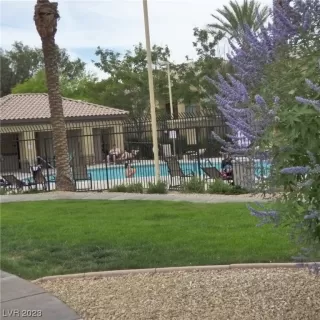 Photo #6: 2502387 Listing